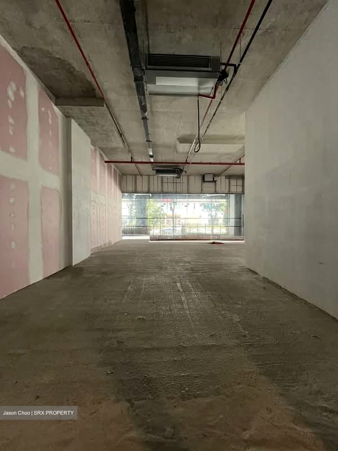 Middle Road (D7), Retail #610490561